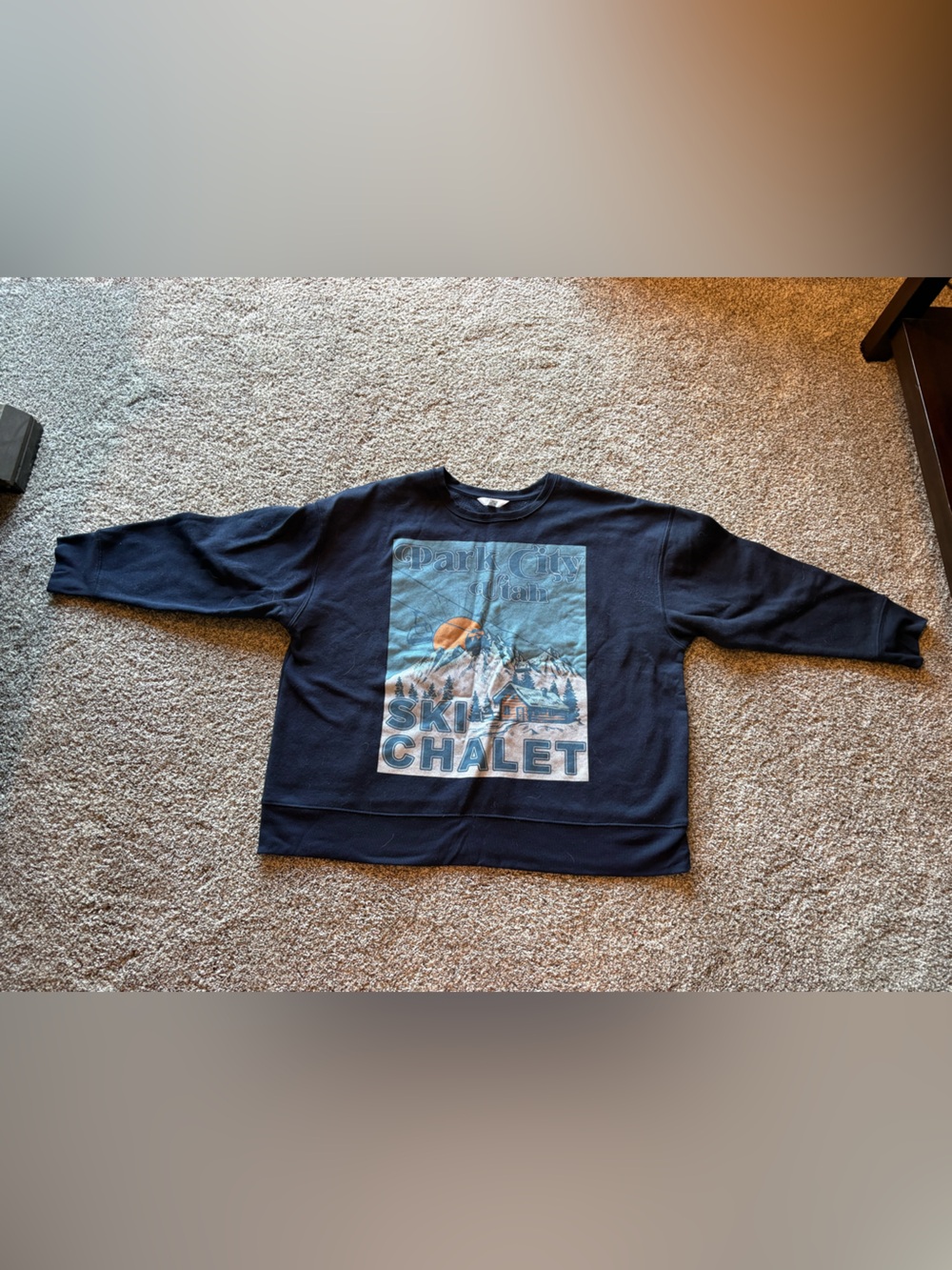 No Boundaries Navy Ski Chalet Graphic Sweatshirt